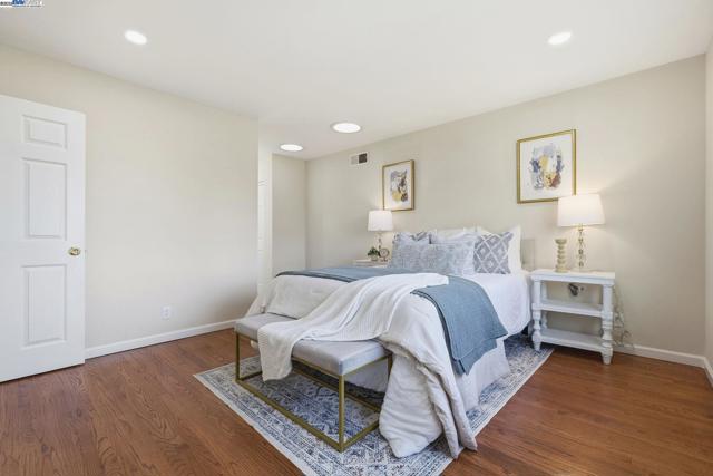 42293 Camino Santa Barbara, Fremont CA: https://media.crmls.org/mediaz/67e9cb56-43d7-4652-847e-671607991754.jpg