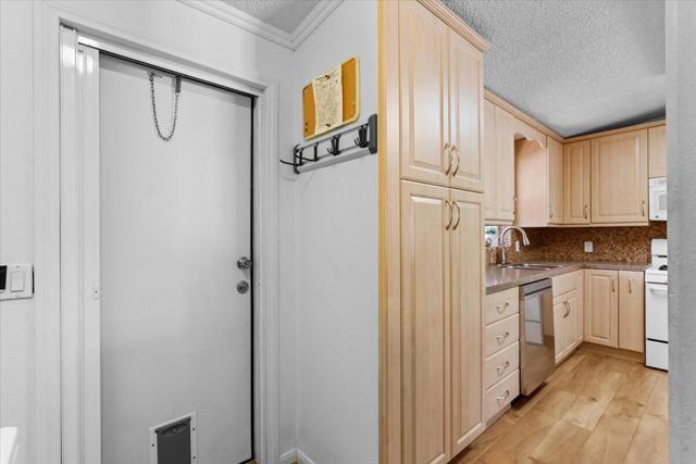 191 Geronimo Street, Palm Springs CA: https://media.crmls.org/mediaz/67ea694b-c4e1-4650-a069-52d50998cda5.jpg
