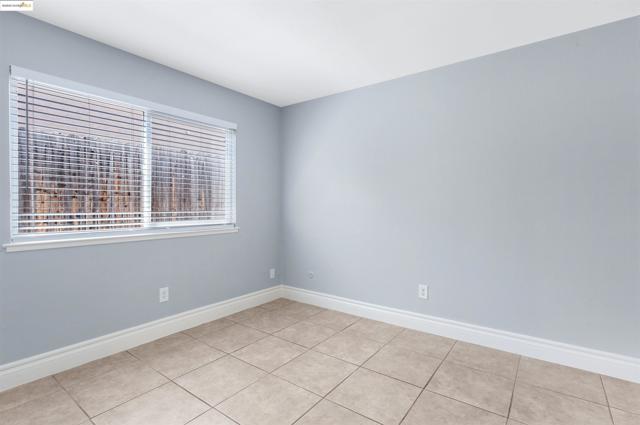 56 Amelia Way, Pittsburg CA: https://media.crmls.org/mediaz/67eaa815-d7b7-4cc1-832a-7d2b392f485c.jpg