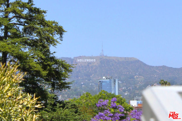 5806 Waring Avenue, Los Angeles CA: https://media.crmls.org/mediaz/67eaab3d-96a2-48f1-82b2-ef01e3eb15f5.jpg