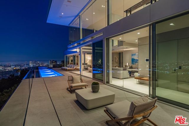 9150 Oriole Way, Los Angeles CA: https://media.crmls.org/mediaz/67eacf38-979d-4c20-a12d-e6e01d3d1d62.jpg