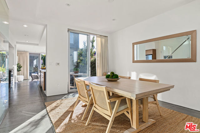 635 Oxford Avenue photo 3