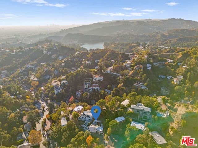 3111 Belden Drive, Los Angeles CA: https://media.crmls.org/mediaz/67ebb8c2-3c0a-43de-b6df-8d3891e46f0c.jpg
