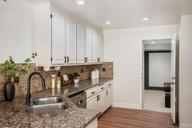 44930 Lynx Dr, Fremont CA: https://media.crmls.org/mediaz/67ebc038-3adb-42eb-ba0f-cb13897fda54.jpg