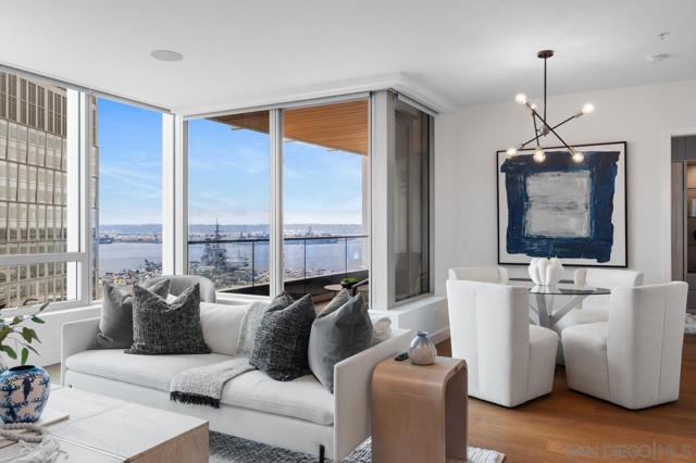 888 W E St, San Diego CA: https://media.crmls.org/mediaz/67ec04cd-cd6a-4122-bd6d-4acd695590bb.jpg