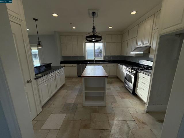 14051 State Highway 4, Byron CA: https://media.crmls.org/mediaz/67ee643b-22e5-455a-a503-056b7149d783.jpg