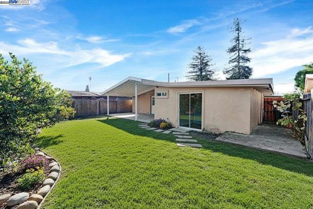 27946 Pompano Ave, Hayward CA: https://media.crmls.org/mediaz/67ef960e-8fbf-48c8-b55b-359dd459f206.jpg