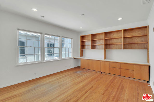 1107 Alfred, Los Angeles CA: https://media.crmls.org/mediaz/67ef9832-9b47-4f00-9cee-95f7d65d5161.jpg