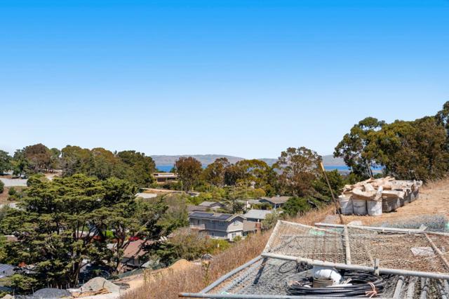 138 Rosewood Lane, San Mateo CA: https://media.crmls.org/mediaz/67f060a6-af51-45fb-aafc-d302346c50e5.jpg