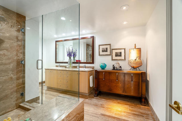 61 Mayfair Drive, Rancho Mirage CA: https://media.crmls.org/mediaz/67f0660c-f846-4617-8343-164f30c5f14c.jpg