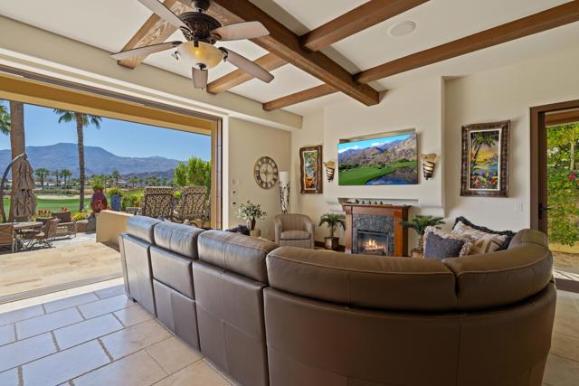 80675 Via Portofino, La Quinta CA: https://media.crmls.org/mediaz/67f0be56-085a-4542-9912-bf76982e936c.jpg