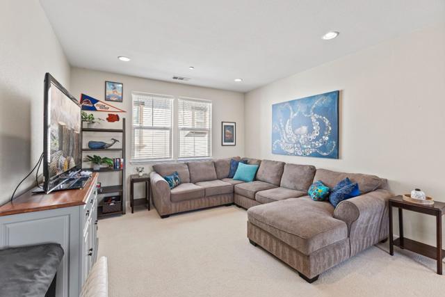 2846 Roundstone Drive, Gilroy CA: https://media.crmls.org/mediaz/67f0ce48-2b2b-43ab-858d-405ac3d9f75d.jpg