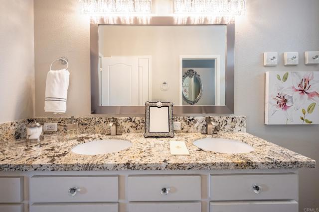 4650 Dulin Road, Fallbrook CA: https://media.crmls.org/mediaz/67f13847-72f3-4849-afa0-4e2037708947.jpg