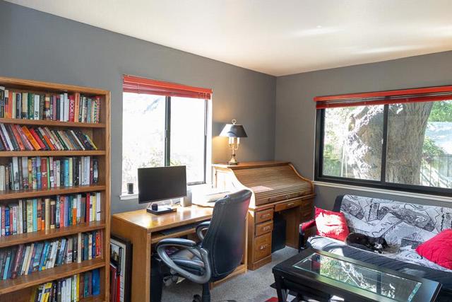 3523 Oak Drive, Menlo Park CA: https://media.crmls.org/mediaz/67f15d22-a42c-4886-9b4c-ec5a6ece605f.jpg