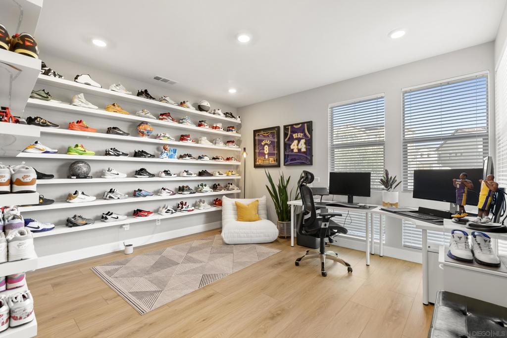 942 Lindbergh Dr - photo 20