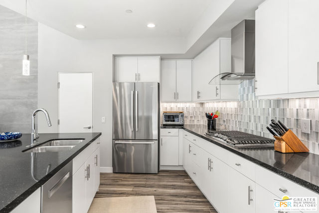 431 Suave Lane, Palm Springs CA: https://media.crmls.org/mediaz/67f2a201-2aad-4713-a281-6b8677cdf875.jpg