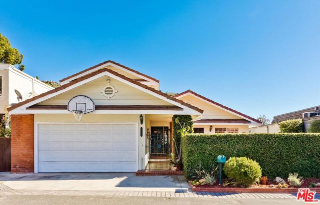 Drew Fenton | 17173 Avenida De Santa Ynez Pacific Palisades CA | MLS: 7500114 Drew Fenton | 17173 Avenida De Santa Ynez Pacific Palisades CA | MLS: 7500114