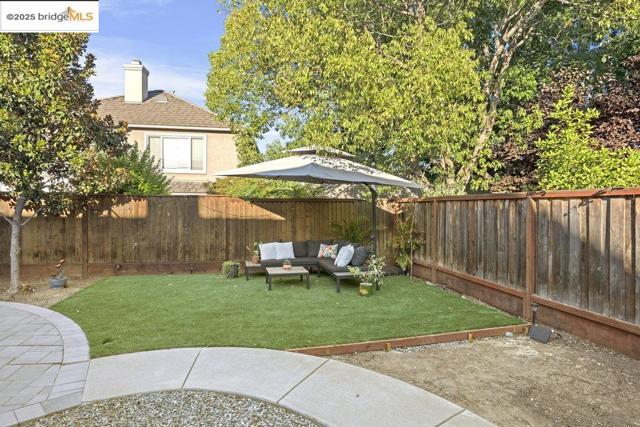 1030 Orchid Dr, Brentwood CA: https://media.crmls.org/mediaz/67f3f1c1-41c3-43c3-a1fe-e41ad8a006b8.jpg