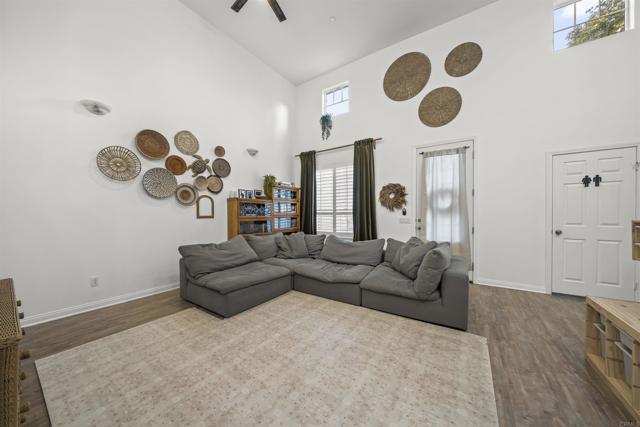 Detail Gallery Image 23 of 32 For 231 Vermont Ct, El Cajon,  CA 92020 - 3 Beds | 2 Baths