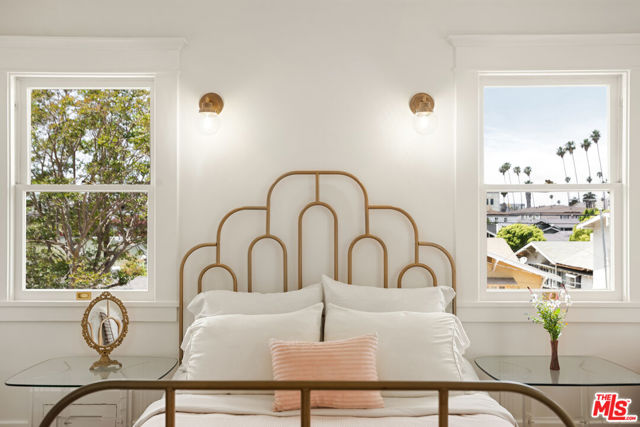 225 S Ardmore Avenue, Los Angeles CA: https://media.crmls.org/mediaz/67f5052c-6d69-4c6f-8413-a78a4c011039.jpg