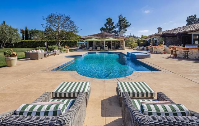 4843 La Jacaranda, Rancho Santa Fe CA: https://media.crmls.org/mediaz/67f56d1e-da70-4490-b711-07fb9d46f046.jpg