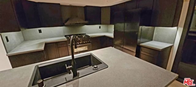 1782 Viewmont Drive, Los Angeles CA: https://media.crmls.org/mediaz/67f57adc-2518-4a01-8141-4c32b12c1772.jpg