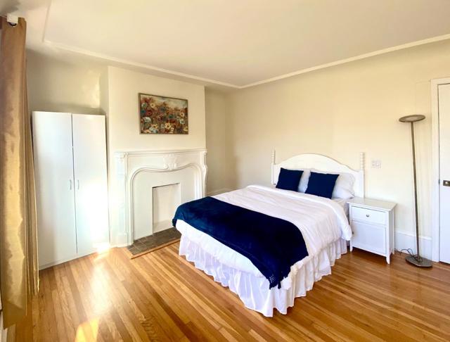 459 Flood Avenue, San Francisco CA: https://media.crmls.org/mediaz/67f6a862-80fc-4aae-83e7-6bb9c7f7130e.jpg
