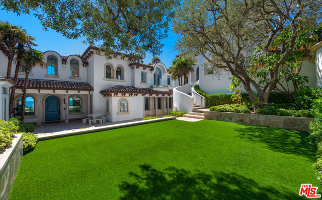 31272 Broad Beach Road, Malibu CA: https://media.crmls.org/mediaz/67f7ce6d-a582-446e-b940-0f378fb7b116.jpg