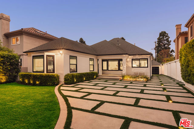 324 15th Street, Santa Monica CA: https://media.crmls.org/mediaz/67f7cf7b-2b3a-4ece-81eb-48a914e8921e.jpg
