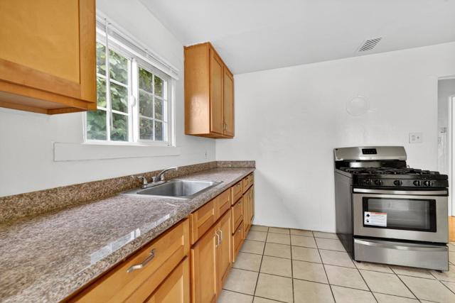 951 N 4th Street, San Jose CA: https://media.crmls.org/mediaz/67f9b2f4-9b3c-4fe5-8ad9-323adb26ba09.jpg
