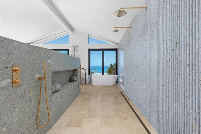 Detail Gallery Image 14 of 44 For 1506 Summit Ave, Cardiff By The Sea,  CA 92007 - 4 Beds | 3/1 Baths