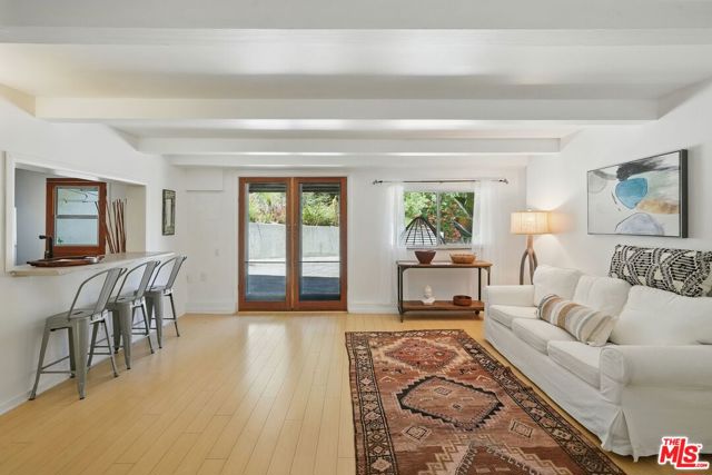 1527 Bainum Drive, Topanga CA: https://media.crmls.org/mediaz/67fa8cde-30cc-448b-8ae0-1dd87d7a508f.jpg