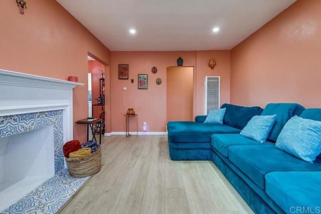 Detail Gallery Image 6 of 25 For 900 W Brazil St, Compton,  CA 90220 - 3 Beds | 1 Baths
