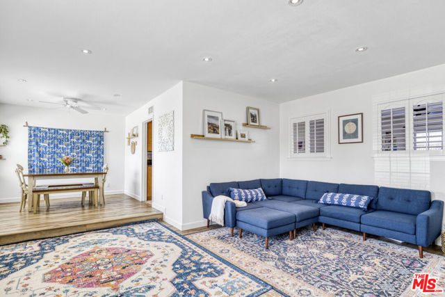 2735 Beth Place, Simi Valley CA: https://media.crmls.org/mediaz/67fb66b8-969a-439e-8407-ed6a3feff1fd.jpg