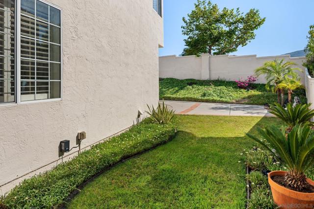 18027 Chieftain Ct, San Diego CA: https://media.crmls.org/mediaz/67fc6294-c434-4aee-8121-4807976c908c.jpg