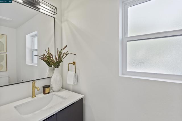 2559 Romley Ln, Alamo CA: https://media.crmls.org/mediaz/67fc8a7b-1a5b-4b1f-bc6b-7760cf5c18a1.jpg