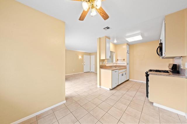 3442 Thunder Drive, Oceanside CA: https://media.crmls.org/mediaz/67fcb970-2b93-4586-b2df-e505966628cb.jpg