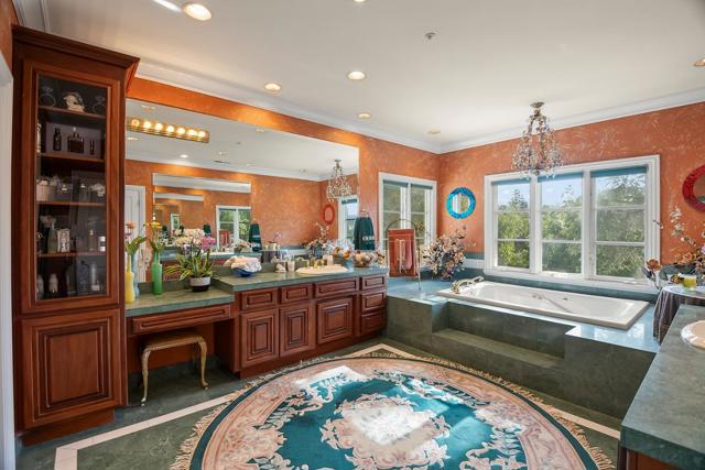 16840 Cypress Way, Los Gatos CA: https://media.crmls.org/mediaz/67fce790-2308-4152-852e-91eda4148f18.jpg