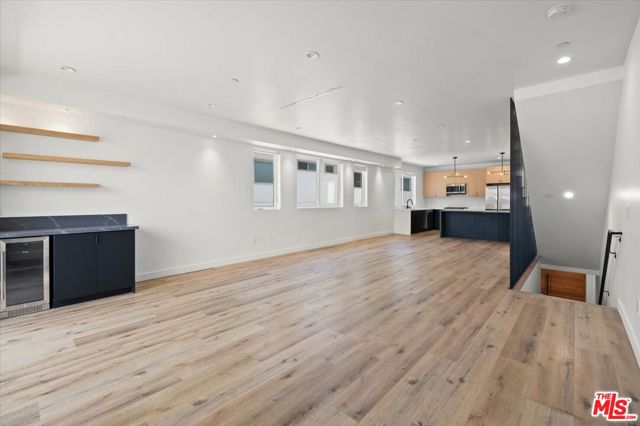 841 N Mccadden Pl, Los Angeles CA: https://media.crmls.org/mediaz/67fd3971-79b2-42bc-896a-2701d167f785.jpg