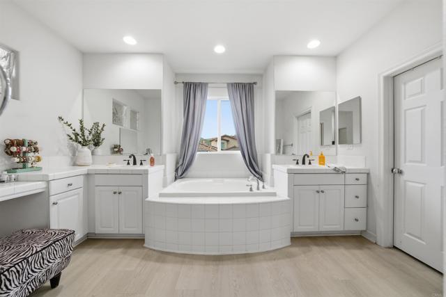 Detail Gallery Image 18 of 48 For 332 Monument Pkwy, Perris,  CA 92570 - 5 Beds | 5 Baths