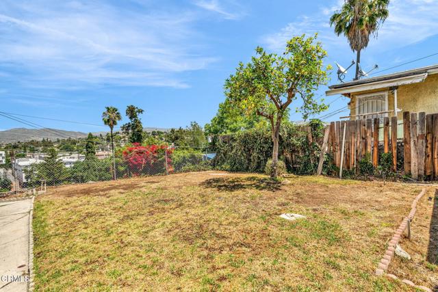 4127 Scandia Way, Los Angeles CA: https://media.crmls.org/mediaz/67fe5f8b-4b9d-4326-a4d3-7c822615ca4f.jpg