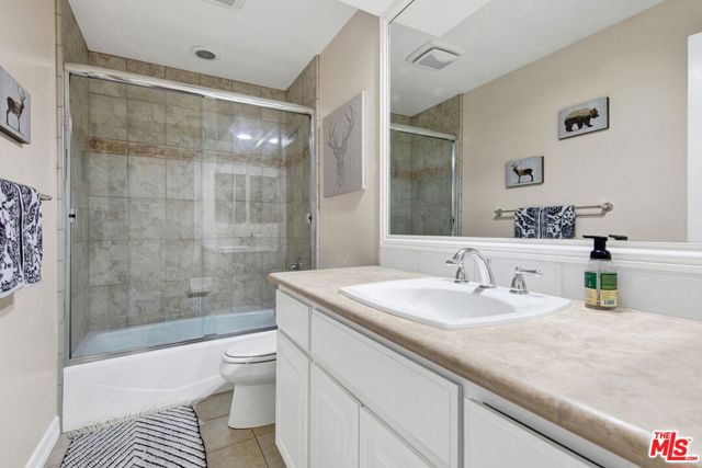 2104 Clark Lane, Redondo Beach CA: https://media.crmls.org/mediaz/67feb00e-9436-4254-beb6-00e33f83858e.jpg