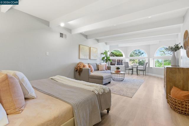 Image 28 of 50 For 725 Castle Rock Rd