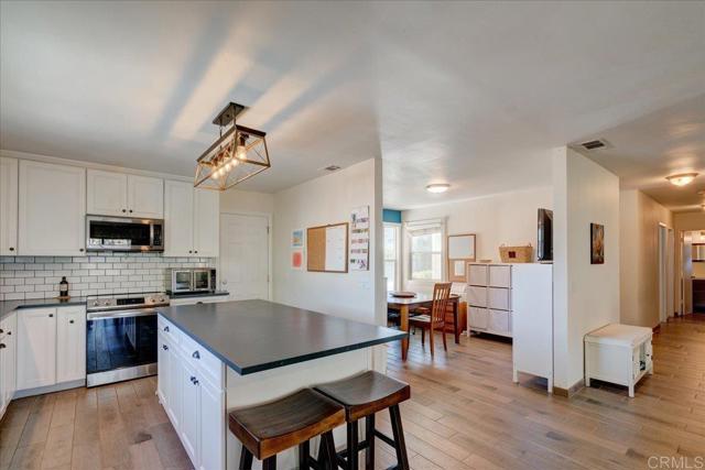 15720 Zeigler Court, Ramona CA: https://media.crmls.org/mediaz/67fff21a-02b9-4431-ac1e-952a0b17b9f1.jpg