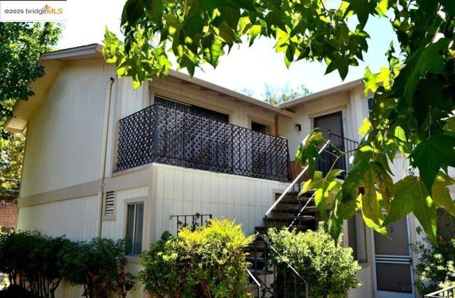 1260 Kenwal Rd, Concord CA: https://media.crmls.org/mediaz/67fffb43-b5e8-46a3-816a-3e49e823dbe6.jpg