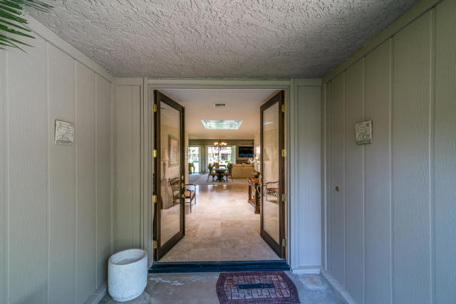 3 Harvard Court, Rancho Mirage CA: https://media.crmls.org/mediaz/68000762-0fa3-4aa7-a674-6649314dc333.jpg