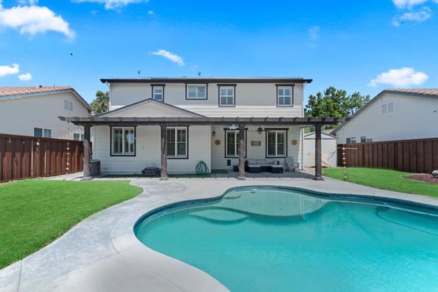 2369 S Creekside Drive, Los Banos CA: https://media.crmls.org/mediaz/6800187e-4915-4230-83aa-1d9d5f854393.jpg