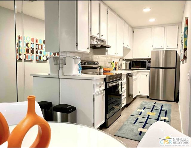 751 N Los Felices Circle, Palm Springs CA: https://media.crmls.org/mediaz/680057cd-93a7-41f5-9016-6d499ce7ade8.jpg