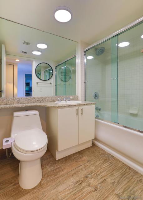 500 W Harbor Dr, San Diego CA: https://media.crmls.org/mediaz/680070d8-af9c-4210-954d-bcb3a1948a1f.jpg