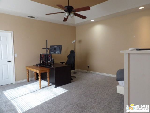 6950 Oak View Court, Oak Hills CA: https://media.crmls.org/mediaz/68007446-0b71-4282-a756-ebd1b8eb3cba.jpg